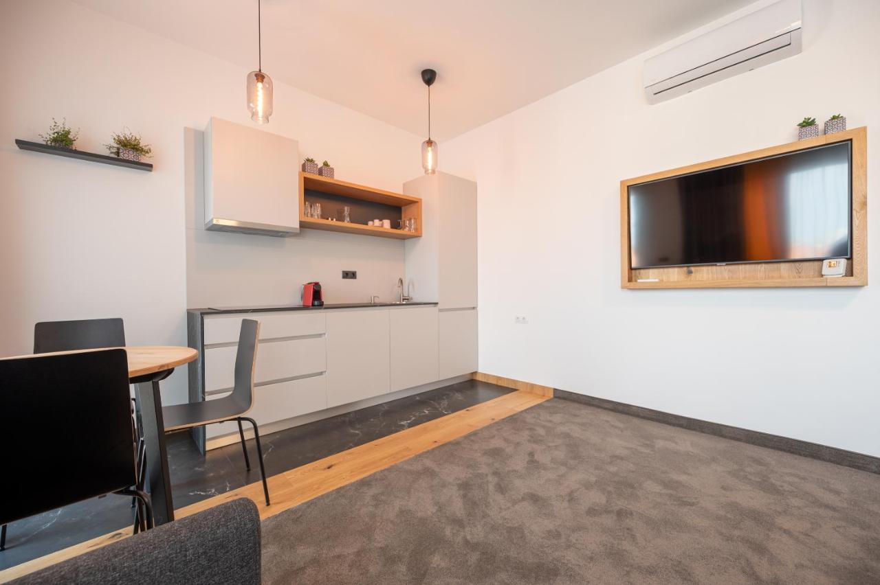 Aparthotel Calvin Oradea Zewnętrze zdjęcie
