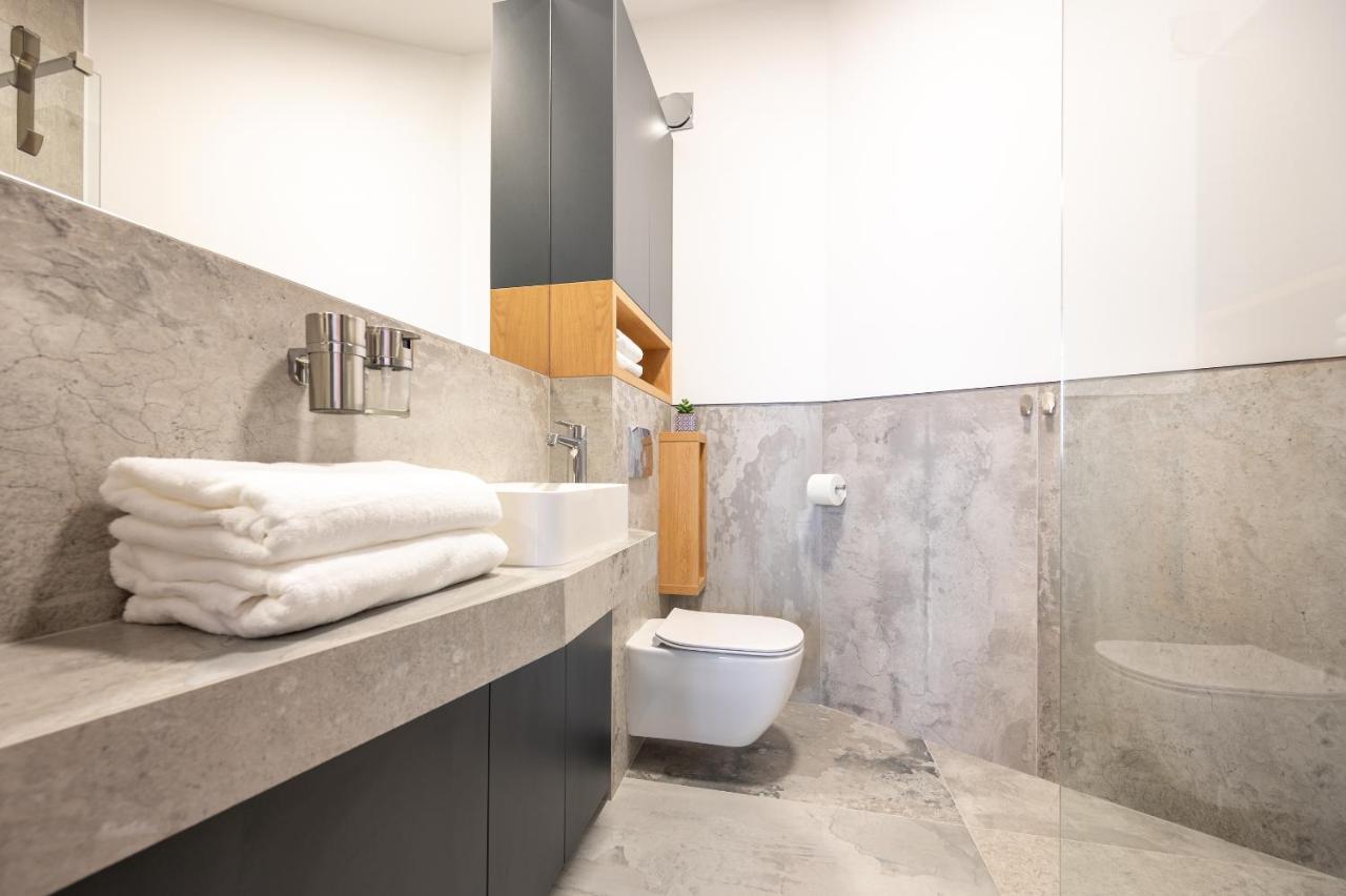 Aparthotel Calvin Oradea Zewnętrze zdjęcie