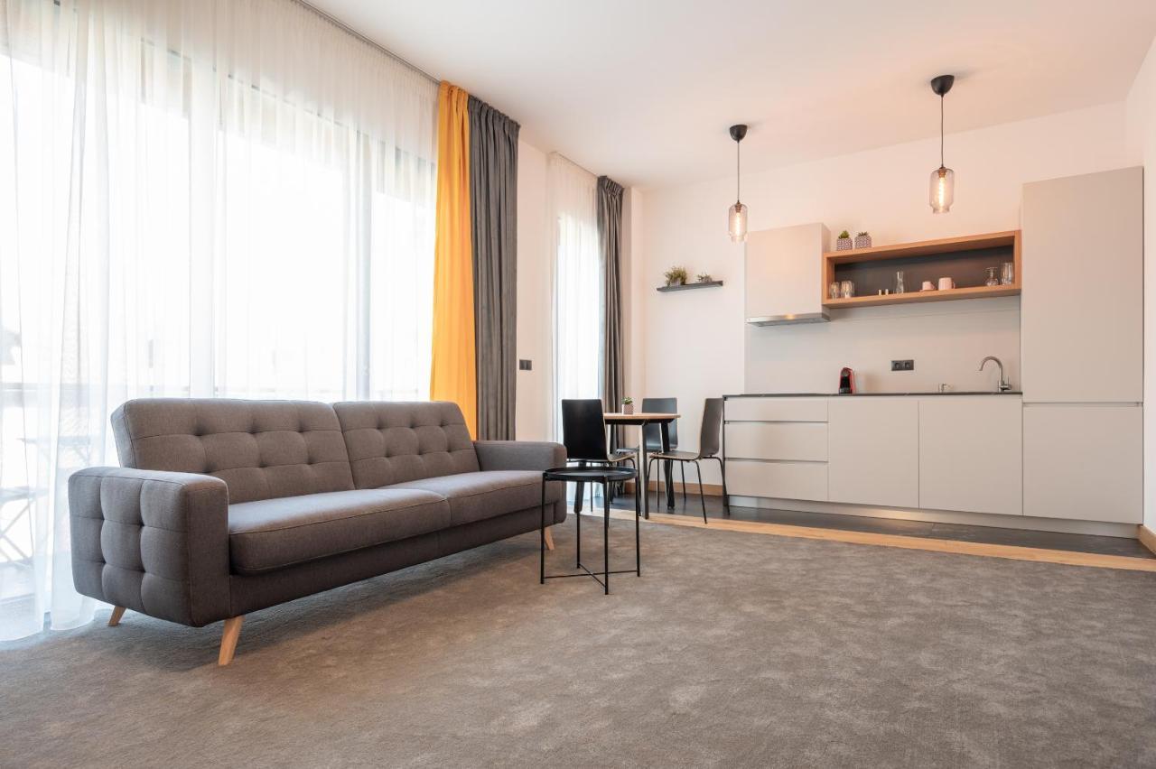 Aparthotel Calvin Oradea Zewnętrze zdjęcie
