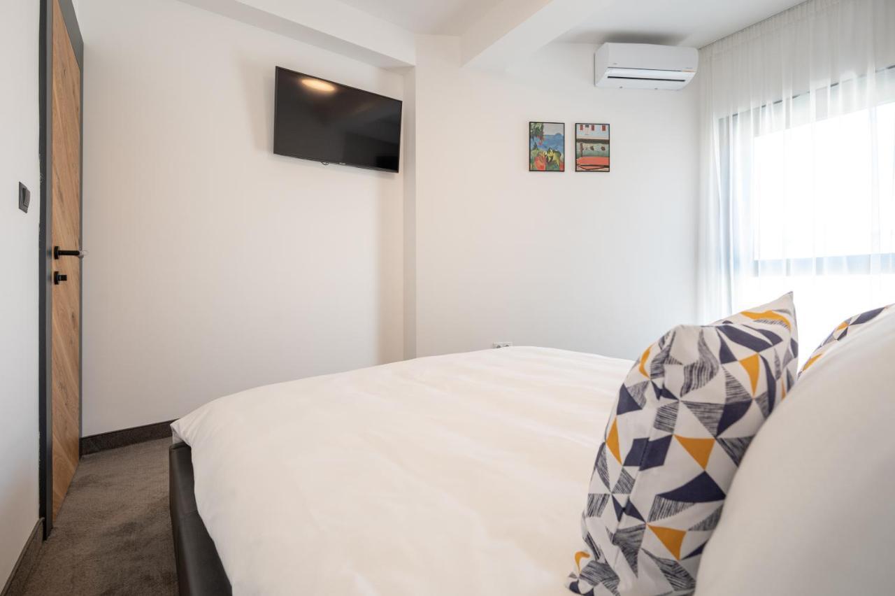 Aparthotel Calvin Oradea Zewnętrze zdjęcie