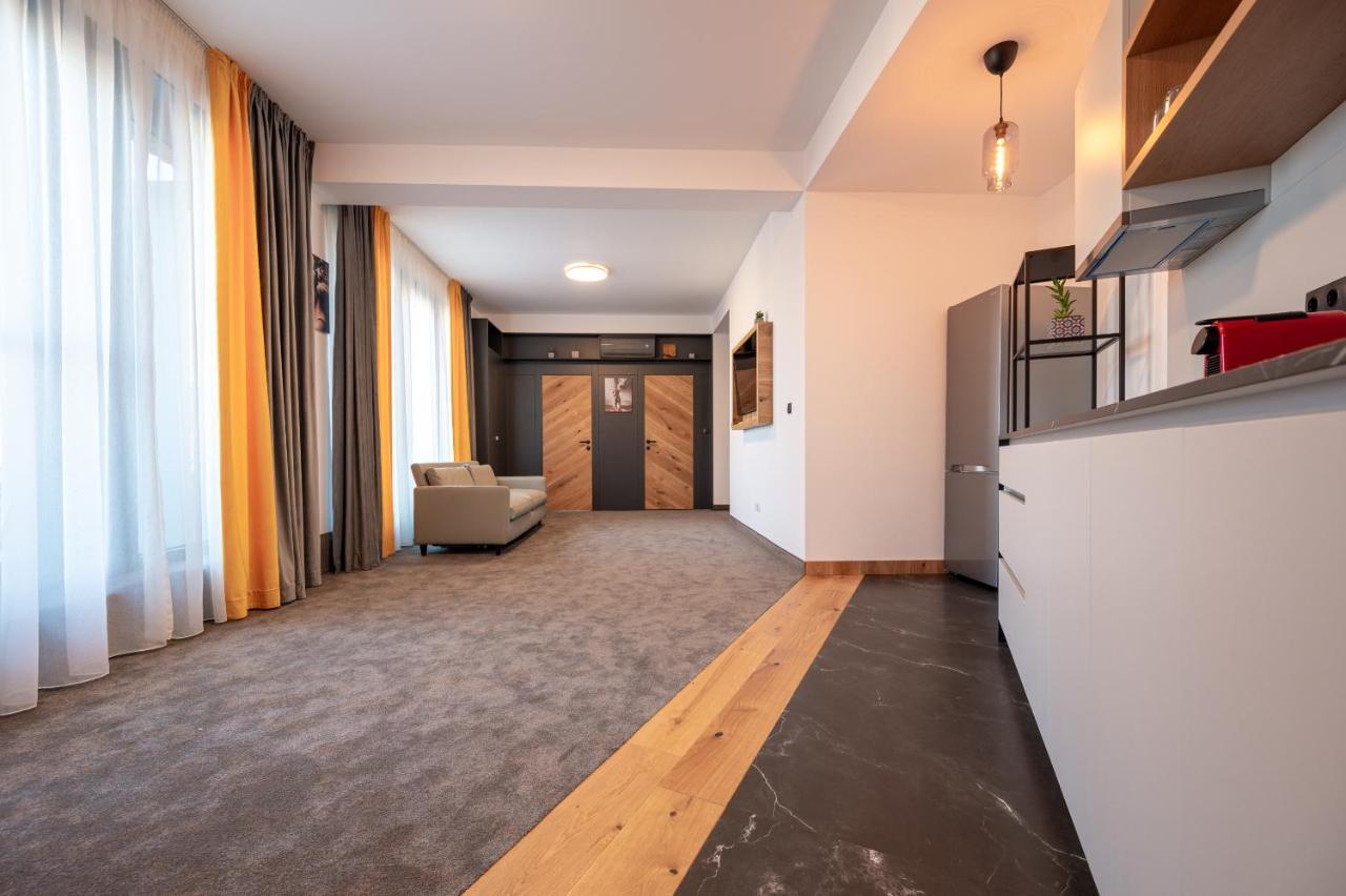 Aparthotel Calvin Oradea Zewnętrze zdjęcie