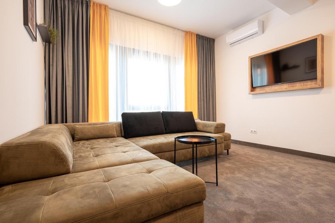 Aparthotel Calvin Oradea Zewnętrze zdjęcie