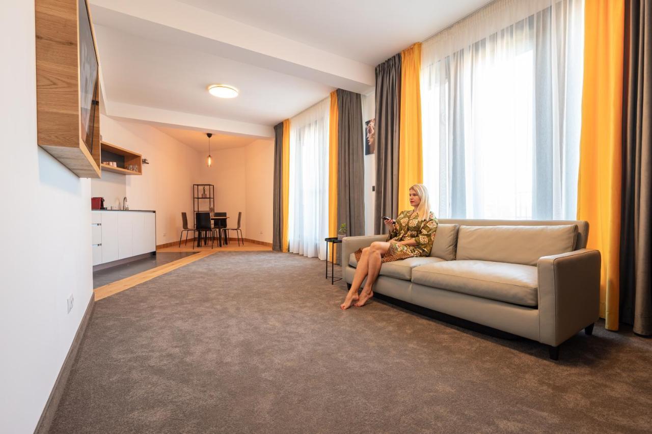 Aparthotel Calvin Oradea Zewnętrze zdjęcie