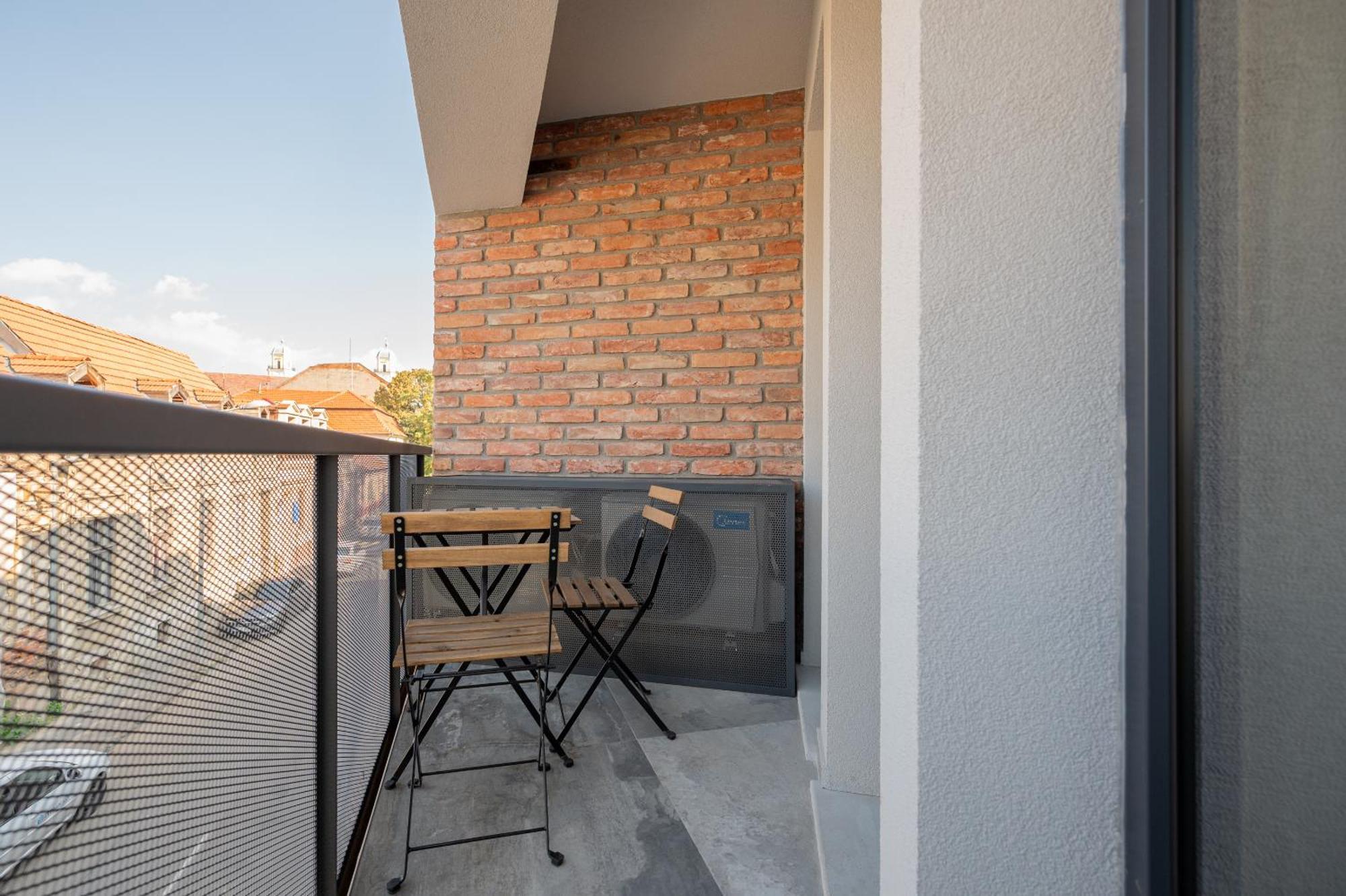 Aparthotel Calvin Oradea Pokój zdjęcie